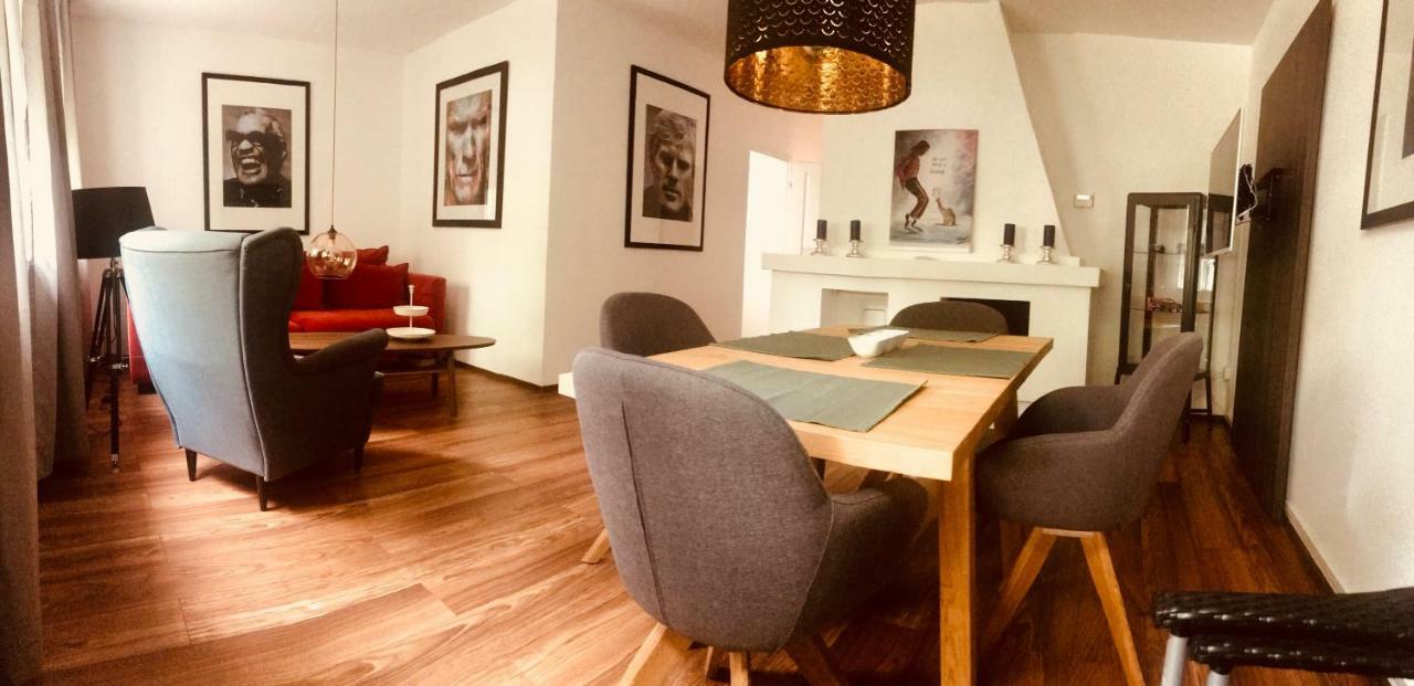 Altstadtmaerchen Apartment Leer Bagian luar foto